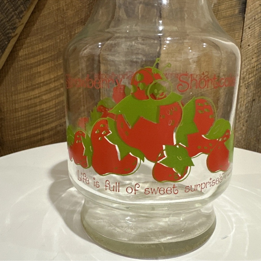 Vintage 1980s Strawberry Shortcake Juice Carafe 9" With Lid American Greetings - Picture 2 of 11